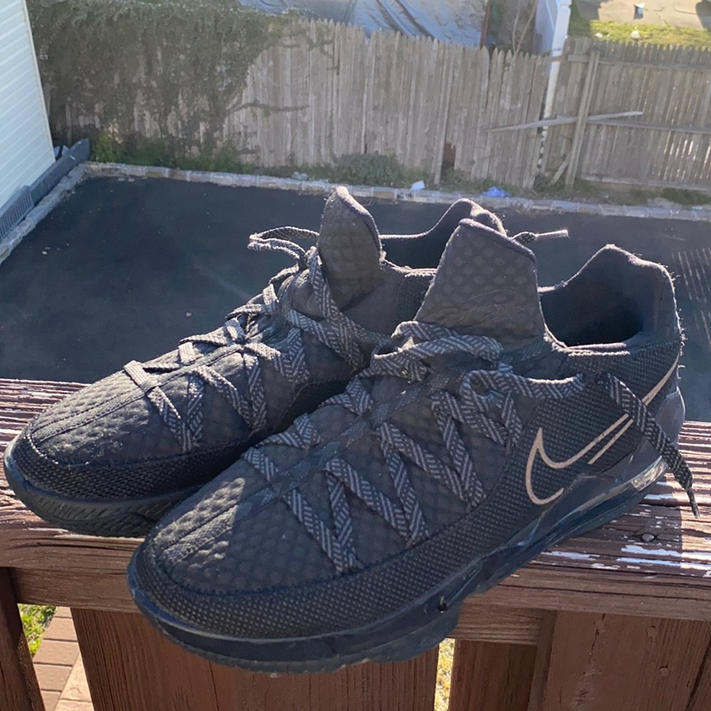 Lebrun 17 Low ‘Triple Black’